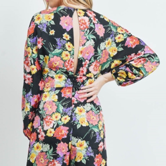 NWT Floral jumpsuit - Picture 5 of 7